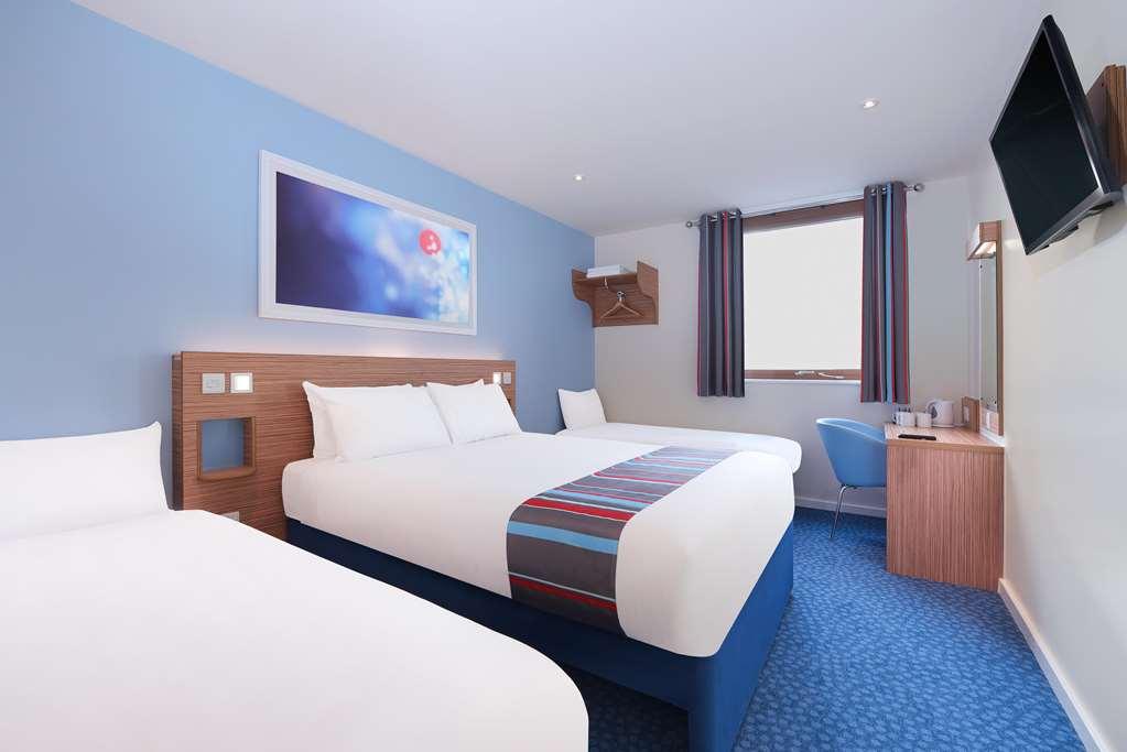 Old Colwyn Travelodge Colwyn Bay חדר תמונה