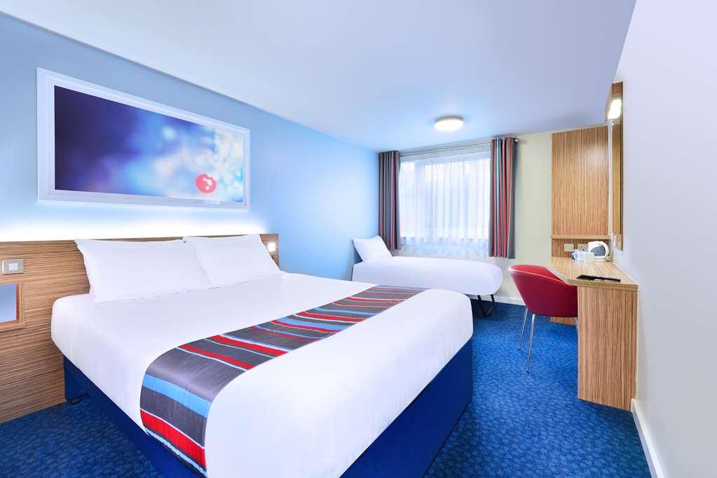 Old Colwyn Travelodge Colwyn Bay חדר תמונה