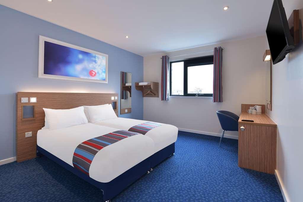 Old Colwyn Travelodge Colwyn Bay חדר תמונה