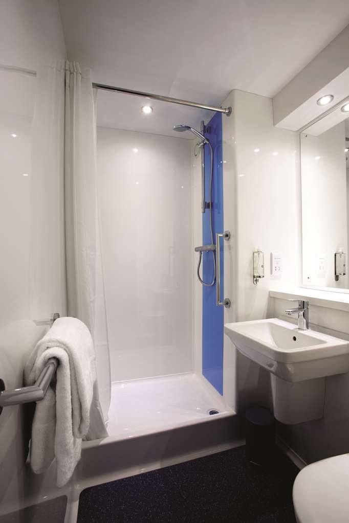 Old Colwyn Travelodge Colwyn Bay חדר תמונה