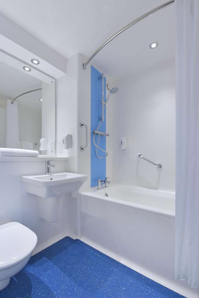 Old Colwyn Travelodge Colwyn Bay חדר תמונה